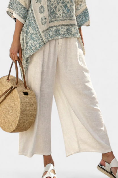 Quinley | Blusa estampada cómoda y pantalones blancos de pierna ancha